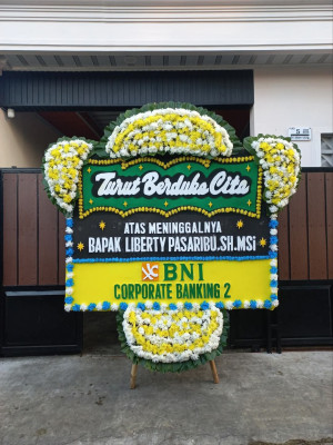 Papan Bunga Duka di Namrole