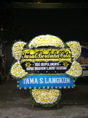Papan Bunga Duka di Namrole