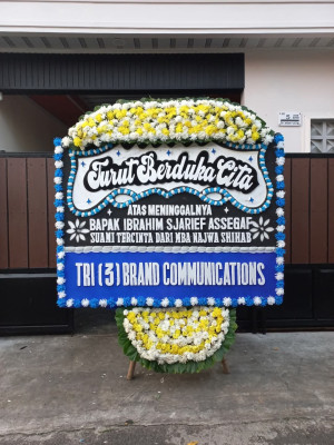 Papan Bunga Duka di Namrole